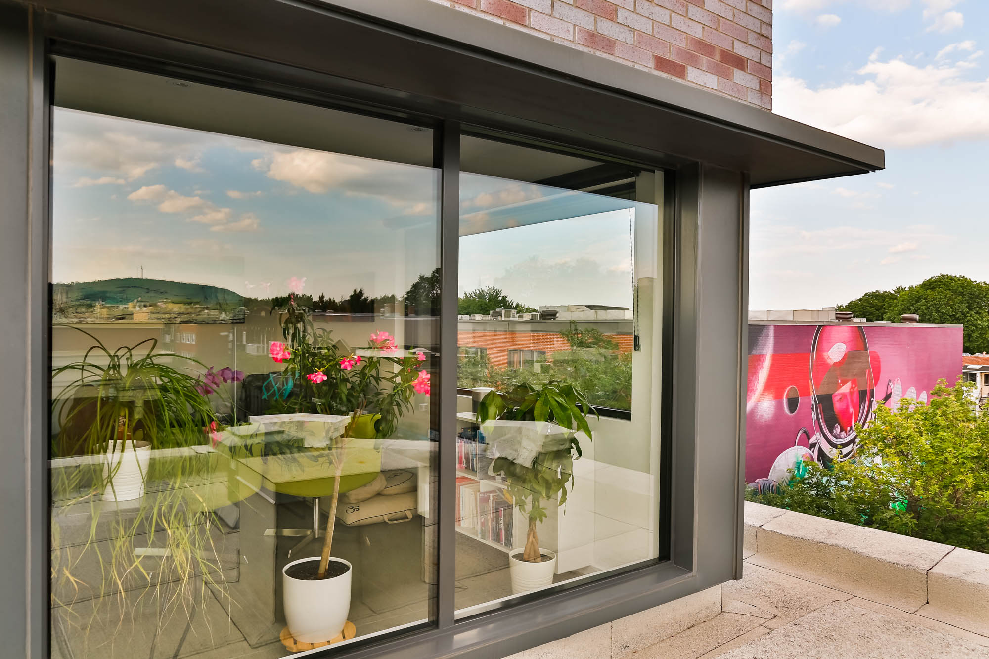 Mezzanine avenue Mont-Royal, arrondissement Plateau-Mont-Royal